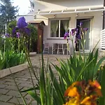 Bhh Private Garden Reserved Parking -wwwbolognaholidayhomecom- House Garden Parking Διαμέρισμα Μπολόνια