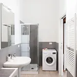 Διαμέρισμα Bhh Private Garden Reserved Parking -wwwbolognaholidayhomecom- House Garden Parking *