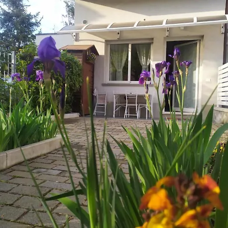 Bhh Private Garden Reserved Parking -wwwbolognaholidayhomecom- House Garden Parking Daire Bolonya