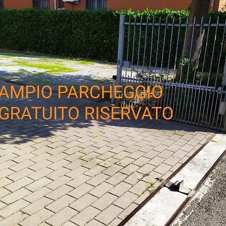 Daire Bhh Private Garden Reserved Parking -wwwbolognaholidayhomecom- House Garden Parking *
