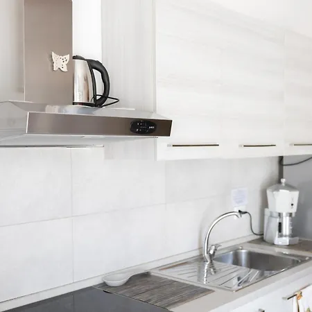 Bhh Private Garden Reserved Parking -wwwbolognaholidayhomecom- House Garden Parking Διαμέρισμα