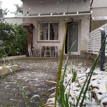 Apartman Bhh Appartamento Signorini - Www Bologna Holiday Home - Giardino Privato Parcheggio Riservato -Holiday House Bologna Garden Free Parking Bologna