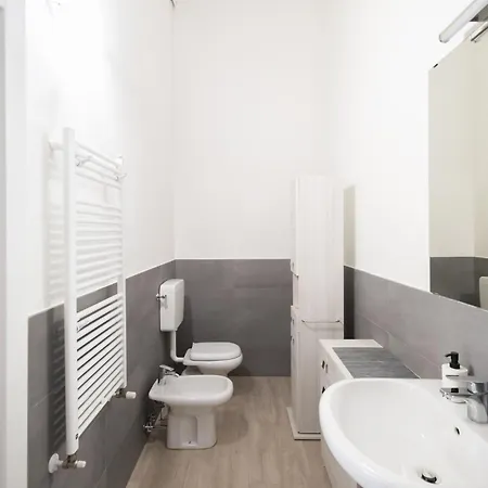 Lägenhet Bhh Appartamento Signorini Bologna -Wwwbolognaholidayhomecom- Parcheggio Riservato E Giardino - Holiday House Bologna Garden Parking Bologna