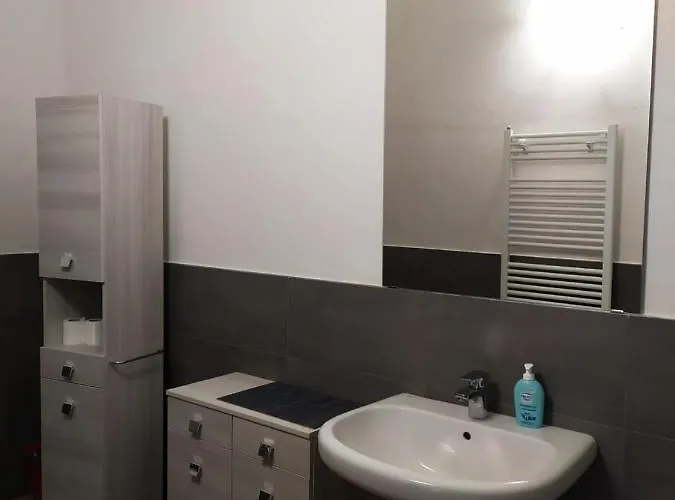 Bhh Appartamento Signorini Bologna -Wwwbolognaholidayhomecom- Holiday House Signorini Bologna Garden Parking - Parcheggio Riservato E Giardino Privato - * Bologna