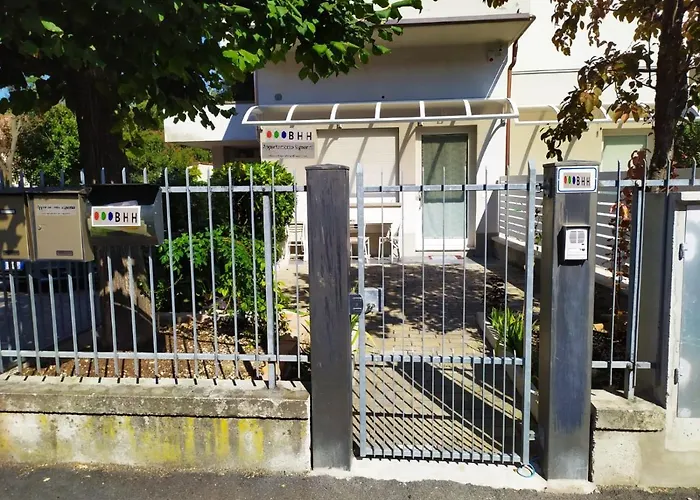 BHH Appartamento Signorini Bologna -wwwbolognaholidayhomecom- Parcheggio Riservato e Giardino - Holiday House Bologna Garden Parking Appartamento Bologna