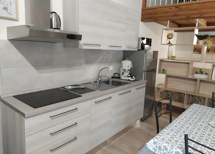 Bhh Appartamento Signorini Bologna -Wwwbolognaholidayhomecom- Holiday House Signorini Bologna Garden Parking - Parcheggio Riservato E Giardino Privato - Bologna