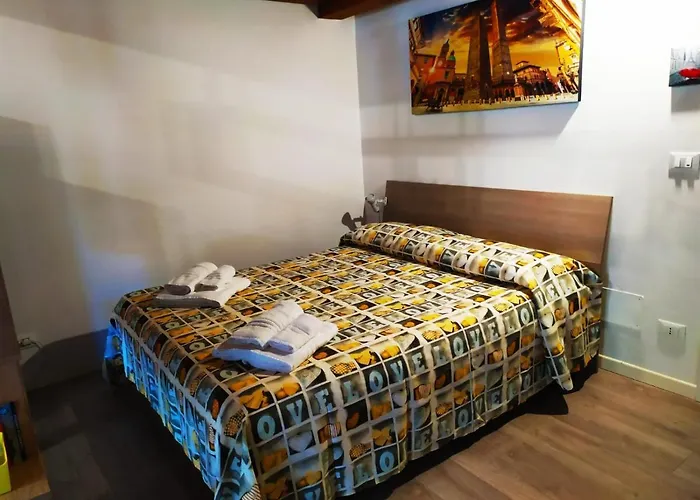 Apartment APPARTAMENTO SIGNORINI - bologna holiday home - PARCHEGGIO E GIARDINO PRIVATO -Holiday House Bologna Garden Parking Bologna