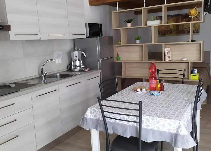 Bhh Appartamento Signorini Bologna -Wwwbolognaholidayhomecom- Holiday House Signorini Bologna Garden Parking - Parcheggio Riservato E Giardino Privato - Appartement *
