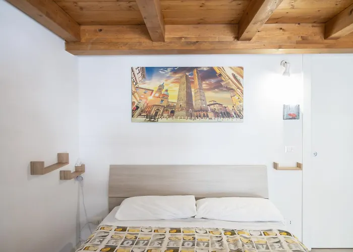 Bhh Signorini -wwwbolognaholidayhomecom- Parcheggio Riservato E Giardino - House Garden Parking Daire