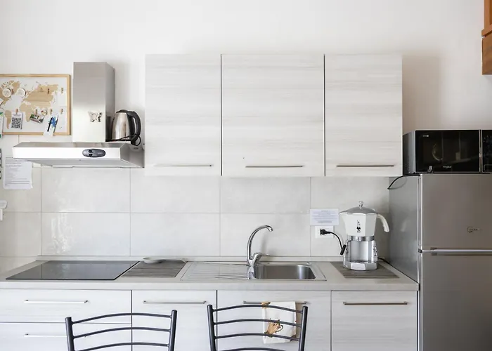 Bhh Appartamento Signorini Bologna -Wwwbolognaholidayhomecom- Holiday House Signorini Bologna Garden Parking - Parcheggio Riservato E Giardino Privato - * Bologna
