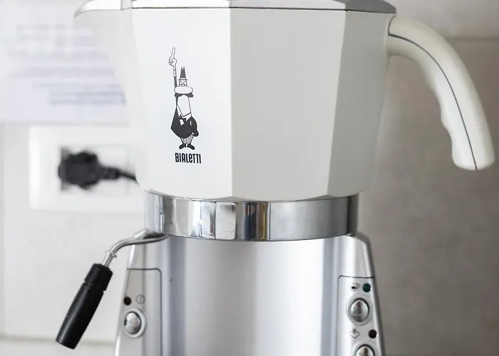 Daire Bhh Signorini -wwwbolognaholidayhomecom- Parcheggio Riservato E Giardino - House Garden Parking *