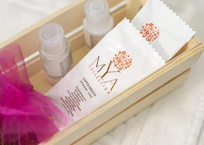 Bhh Signorini -wwwbolognaholidayhomecom- Parcheggio Riservato E Giardino - House Garden Parking * Bolonya