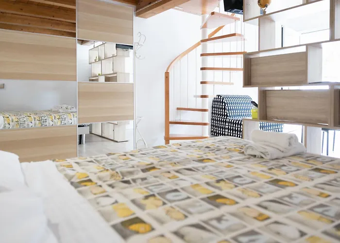 Daire Bhh Signorini -wwwbolognaholidayhomecom- Parcheggio Riservato E Giardino - House Garden Parking