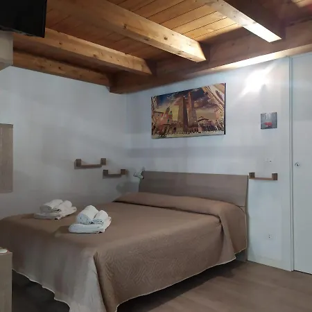 דירה Signorini - Bolognaholidayhome - House Garden Reserved Parking בולוניה