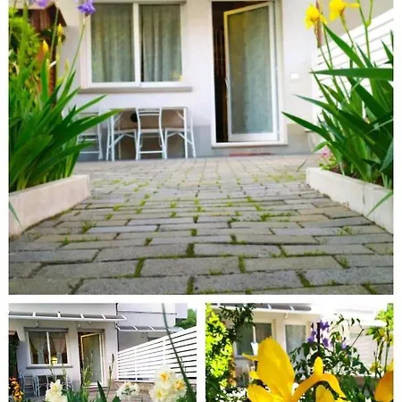 Bhh Private Garden Reserved Parking -wwwbolognaholidayhomecom- House Garden Parking