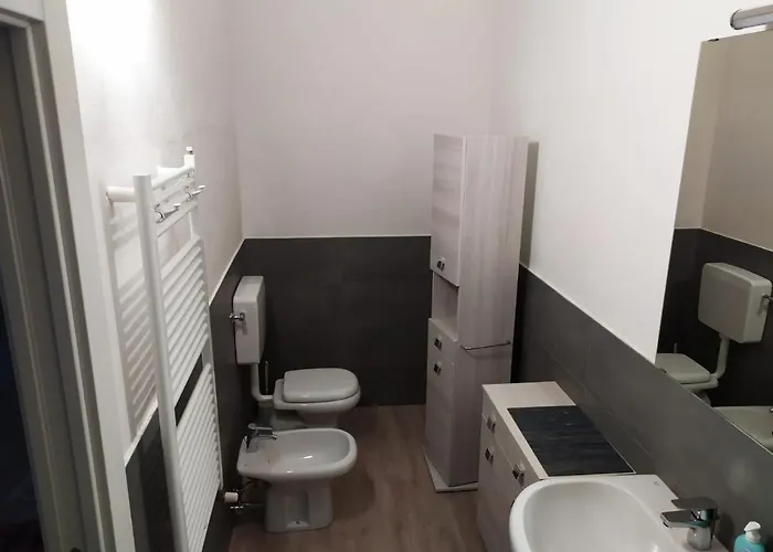 Bhh Appartamento Signorini Bologna -Wwwbolognaholidayhomecom- Holiday House Signorini Bologna Garden Parking - Parcheggio Riservato E Giardino Privato - Apartament