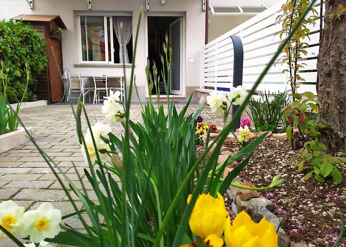 شقة Bhh Signorini -wwwbolognaholidayhomecom- Parcheggio Riservato E Giardino - House Garden Parking *